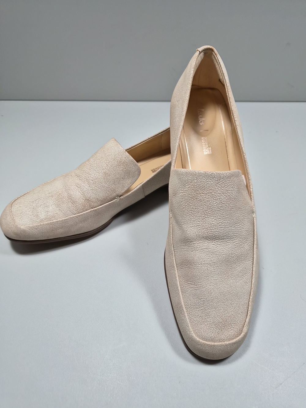 Women's Clarks Leather Slip-On Loafers in Light Creamy Beige, Size 9.5